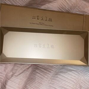 Stila Luxurious Gold Eyeshadow Palette